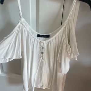 Super pretty white blouse with cold shoulder sleeves, perfect for dinner/niteout